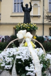 02.04.2008, Trzecia rocznica mierci Jana Pawa II, Krakw, Kuria, ul. Franciszkaska.