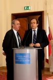 2 lipca 2008 roku odbyo si spotkanie premiera Donalda Tuska z przewodniczcym UEFA Michelem Platinim. Tematem rozmw byy przygotowania Polski do mistrzostw Euro 2012. n/z Michel Platini z tumaczem