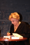 W Teatrze Polonia odbyło się spotkanie z Krystyną Jandą mające na celu promocję najnowszej książki aktorki -  "Moje rozmowy z dziećmi"

Warszawa 02-12-2008

n/z Krystyna Janda