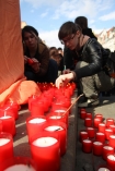 Tybet bez przemocy - Protestuj - umiera Kultura Tybetaska - manifestacja na wrocawskim rynku, zapalenie wieczek oraz zbrrka podpisw pod petycj. 