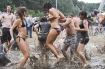 Woodstock 2007 - ludzie w bocie.