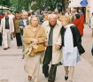 Zmar aktor Gustaw Holoubek
N/z Aktor z ona Magdalena Zawadzka i ich koleanka spaceruja po sopockim Monciaku .Festiwal 2 Teatry Sopot 2006

