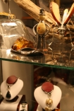 Ambermart  8. Midzynarodowe Targi Bursztynu w Gdasku.N/z  prezentowane na targach wyroby z bursztynu
