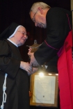 Wrczenie Nagrody Ubi Caritas n/z siostra Gerarda Mikoajczyk, 2007-10-06 Warszawa, Polska
