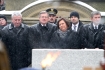 09-02-2012, Krakw, Cmentarz Rakowicki, Pogrzeb Wisawy Szymborskiej. n/z  prezydent Bronisaw Komorowski z maonk