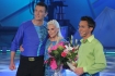 12.10.2007: Taniec na Lodzie w TVP2 odcinek 2: n/z Maciej Kurzejewski, Marysia Sadowska i Roger Lubicz Sawicki