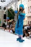 13 lipca 2008r, na Warszawskim Nowym wiecie, po raz czwarty odbyo si Warsaw Fashion Street - najwiksze w polsce pokazy mody. n/z prezentowana kolekcja Anety Barszczowskiej