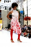13 lipca 2008r, na Warszawskim Nowym wiecie, po raz czwarty odbyo si Warsaw Fashion Street - najwiksze w polsce pokazy mody. n/z prezentowana kolekcja Katarzyny Mencel