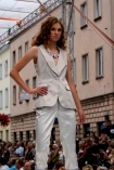 13 lipca 2008r, na Warszawskim Nowym wiecie, po raz czwarty odbyo si Warsaw Fashion Street - najwiksze w polsce pokazy mody. n/z prezentowana kolekcja Tomaszewska & Gibziska