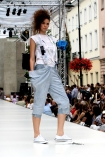 13 lipca 2008r, na Warszawskim Nowym wiecie, po raz czwarty odbyo si Warsaw Fashion Street - najwiksze w polsce pokazy mody. n/z prezentowana kolekcja Elbiety Trusiewicz