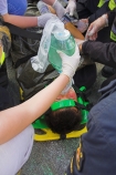Pokaz ratownictwa tecnicznego w wykonaniu ratownikw stray poarnej z JRG w ywcu i Maltaskiej suby medycznej w ramach Dni Milwki