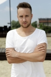15.06.2013, Olek Sikora, prezenter 4 Fun TV, wokalista, sesja wykonana na planie teledysku "Budz si". n/z Olek Sikora