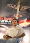 Konferencja Prasowa przed: Red Bull 3D Race - Krakw, 15.08.2007. Pojedynek 3 ywiow: samolot, bolid F1 oraz d wycigowa. n/z Motorowodniak Bartomiej Marszaek.