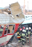 Katastrofa Kolejowa Poledno. 2 osoby zginy a kilkanacie zostao rannych w zderzeniu pocigu relacji Gdynia-Zielona Gra z ciarwk na przejedzie kolejowym, 15-11-2007