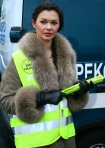 d 19.02.2008 przed jednym z odzkich centrw handlowych Miss Polonia 2007 Barbara Tatara nz. patronowaa akcji  Bezpieczny Autokar