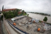 19.05.2010, Krakw, Powd: Stan alarmowy na Wile zosta przekroczony, ze wzgldw bezpieczestwa zamknity zosta Most Dbnicki.