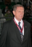19.09.2007: Na stadionie KS Orze w Warszawie odby si Mityng Pedro's Cup n/z minister rodowiska Janusz Szyszko