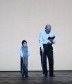 Bohaterowie spektaklu "RUMI - w mgnieniu oka" w reyserii Roberta Wilsona, Teatr Wielki - Opera Narodowa, Warszawa 2008.