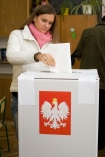 Krakw, 21.10.2007 - wybory parlamentarne 2007. n/z wyborcy w Komisji numer 154 przy ulicy Ksicia Jzefa.