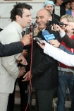 Juwenalia 2007 w Kielcach. n/z Wiceprezydent Kielc - Andrzej Sygut (po prawej) przekazuje studentom klucz do miasta.