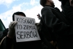 Uczestnicy manifestacji poparcia dla Serbii, zorganizowanej przez LPR. Warszawa, ul. Rolna 175 AB, 23.02.2008.