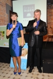 W warszawskim teatrze Kamienica 24 maja 2011 roku odbya si konferencja prasowa podczas ktrej przedstawiono nowego mecenata placwki - firm Hildegard Braukmann. n/z Justyna Sieczyo oraz Emilian Kamiski