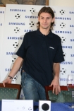 27.03.2008, w krakowskim Hotelu Wentzl odbya si konferencja prasowa Samsung "Pocig na Euro" dotyczca podpisania kontraktu reklamowego pomidzy firm Samsung a Ebim Smolarkiem. n/z Ebi Smolarek