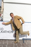27.09.2008, Krakw - May Rynek, po raz pierwszy w tym miecie odbya si impreza "Ecco Walkathon" - spacer ludzi dobrej woli. n/z Irek Bieleninik