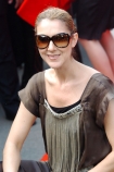 Celine Dion jako pierwsza w historii gwiazda odsonia pyte ze swoim nazwiskiem w Alei Gwiazd w Krakowie. Aleja Gwiazd w Krakowie jest wspulnym projekten radia RMF oraz Miasta. n/z Celine Dion