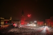190 tysicy osb witowao powitanie Nowego Roku na Rynku Gwnym w
Krakowie. Koncert organizowany przez miasto Krakw i telewizj Polsat
trwa ponad 5 godzin.