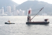 Hong Kong chiska barka kontenerowa w drodze do pracy