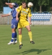 III liga: Hutnik Krakw - Stal Rzeszw 3:2. n/z Daniel Jarosz (po lewej, Hutnik).