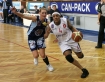 Koszykwka kobiet: Wisa - AZS Gorzw 84:68. n/z Dominique Canty (Wisa) oraz Aleksandra Karpiska (AZS).