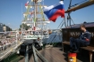 n/z rosyjski marynarz z Kruzenshtern`a odpoczywajcy na rufie aglowca