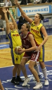 Koszykwka kobiet: Wisa Can-Pack Krakw - Lotos Gdynia 83:87. n/z  Daliborka Vlipi (Wisa), Ewelina Kobryn