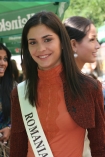 Miss World 2006 (spacer po Rynku Gwnym w Krakowie). n/z Miss Rumunii - Ioana Valentina BOITOR