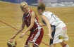 Koszykwka kobiet: Wisa Can-Pack Krakw - AZS Gorzw 88:58. n/z Jelena Skerovic (Wisa), Katarina Risti (AZS)