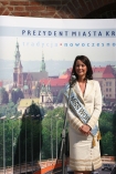 Miss World 2006 (spacer po Rynku Gwnym w Krakowie). n/z Miss World 2005