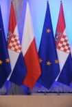 2016-01-28, Premier Beata Szydlo spotkala sie z prezydent Chorwacji  Kolinda Grabar-Kitarovic, Warszawa, Polska n/z flagi